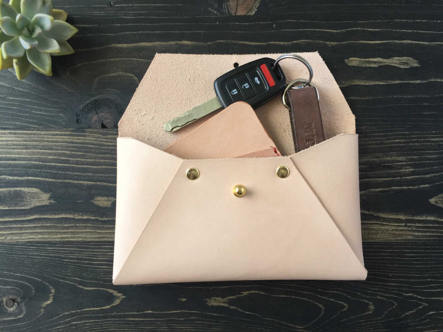 the envelope clutch, leather – Remnant